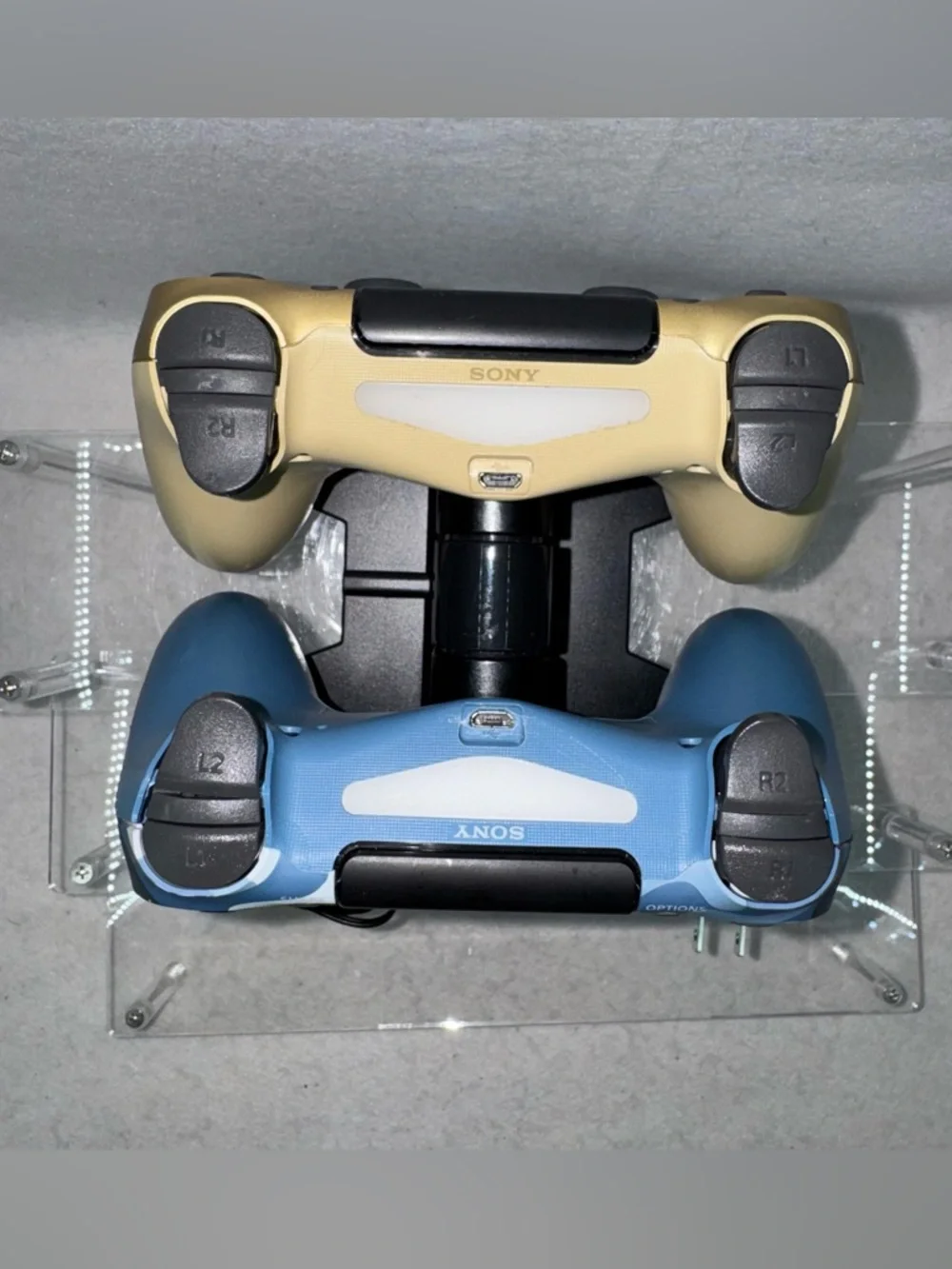 EUC PowerA Dual Charging Station with 2 PlayStation PS4 Controllers Blue Camo